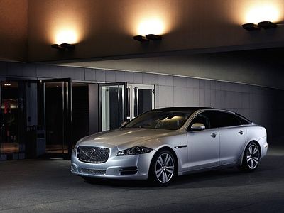Jaguar сделал флагманский седан комфортнее
